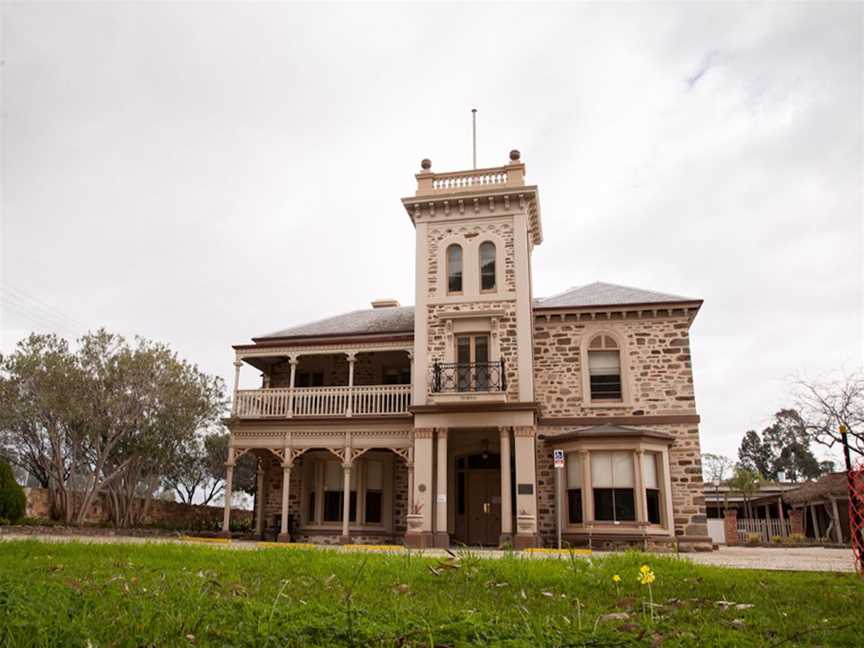 The Brocas Youth Centre, Local Facilities in St Clair