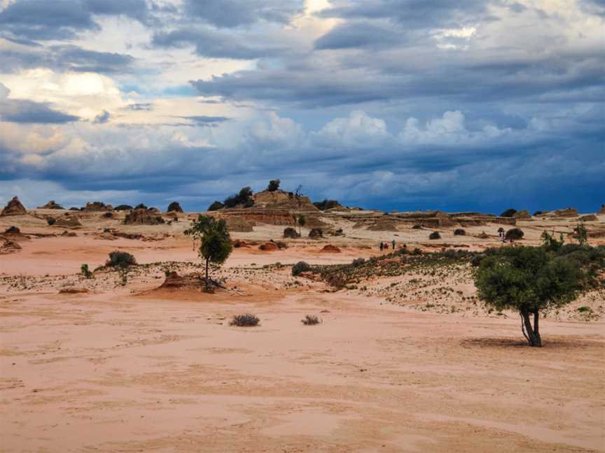 Mungo National Park Tours - Outback Geo Adventures, Balranald, NSW