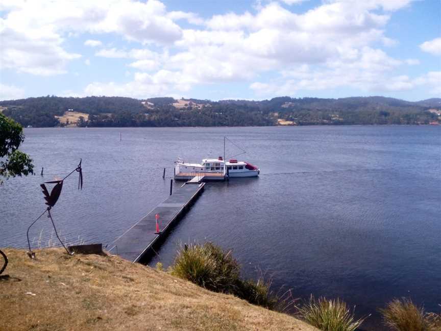 Huon River Cruises, Castle Forbes Bay, TAS