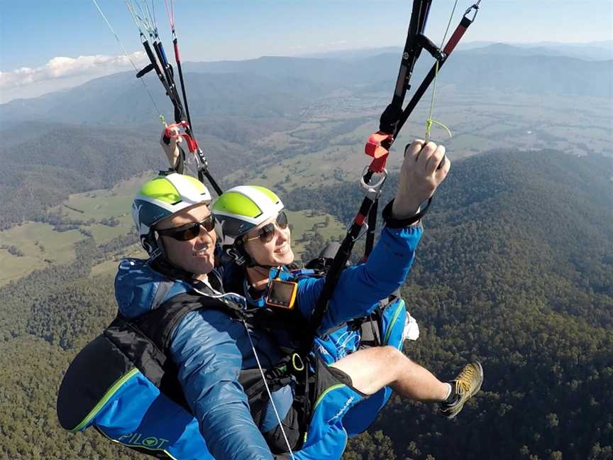 Airology Paragliding, Wandiligong, VIC