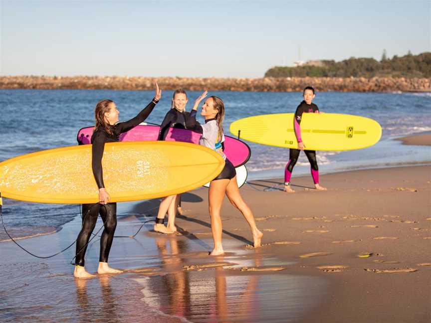 Women Soulful Surf, Caves Beach, NSW