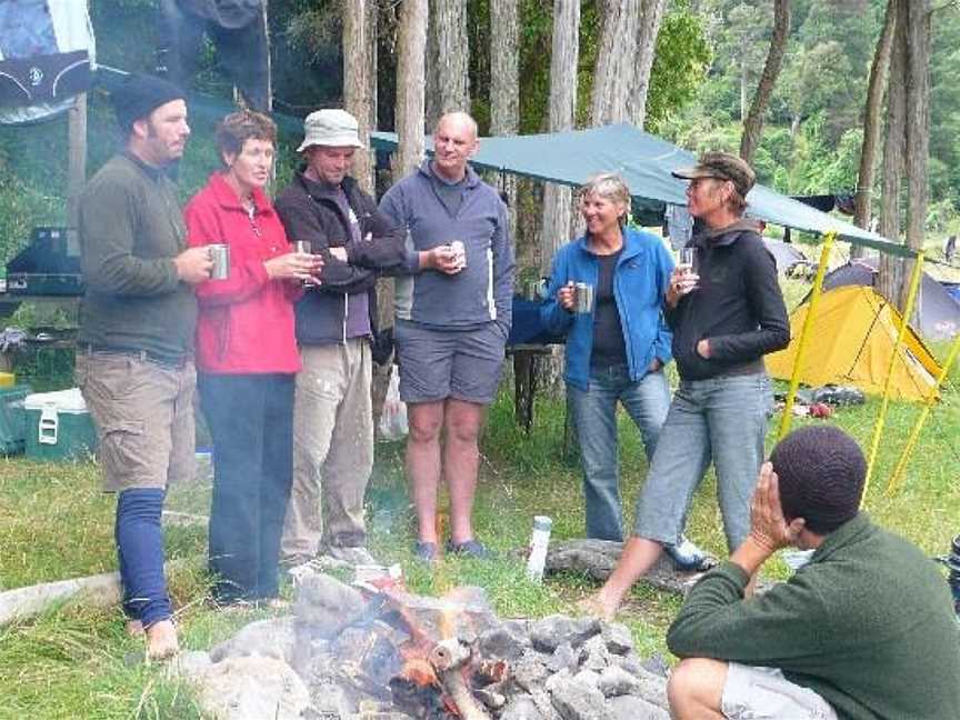 Canoe Safaris Lodge & Whanganui River Tours, Ohakune, New Zealand