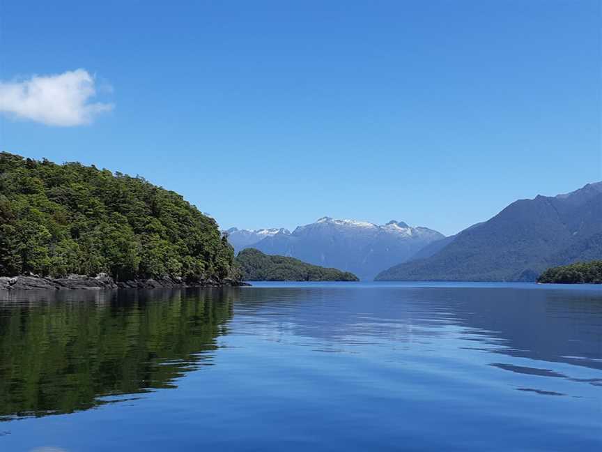 Cruise Te Anau, Te Anau, New Zealand