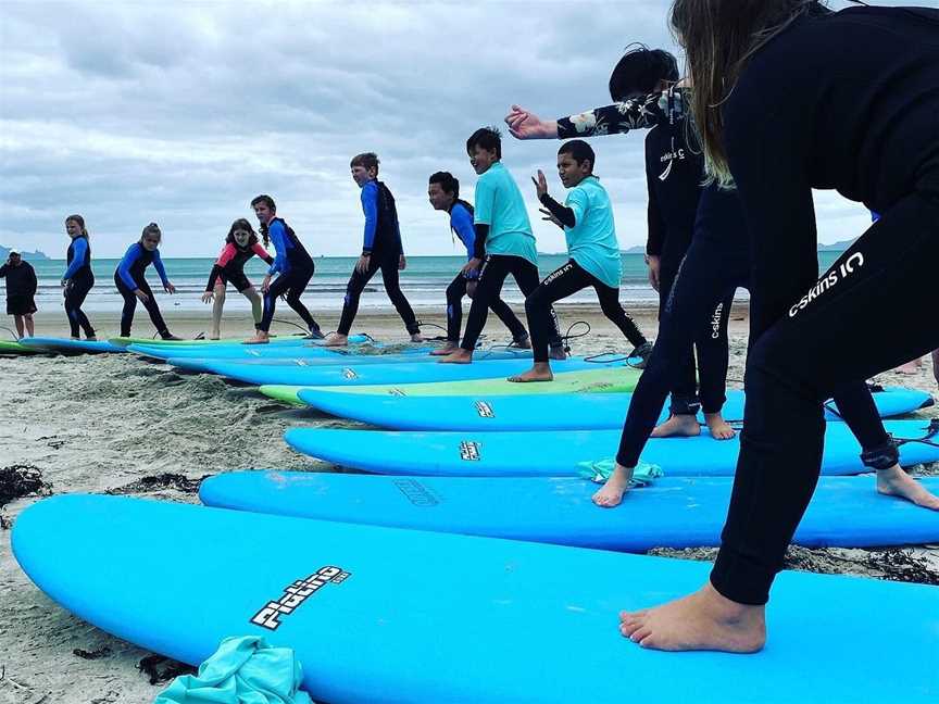 Learn 2 Surf Waipu Cove, Waipu, New Zealand