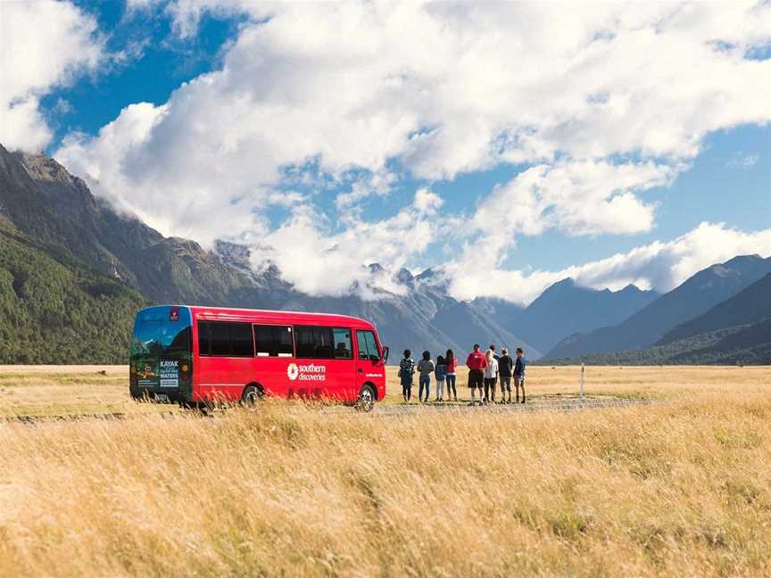 Southern Discoveries - Go Milford, Te Anau, New Zealand