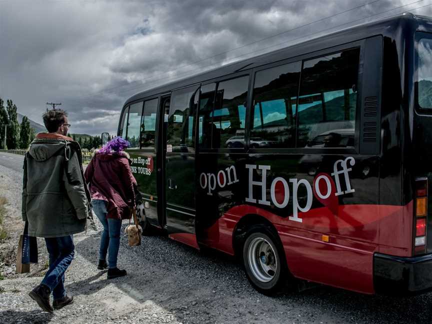 Queenstown Hop on Hop Off Wine Tour full day, Tours in Queenstown Suburb