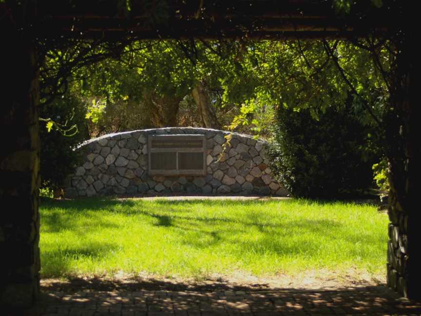 Kenwick cemetery gnangarra 01.jpg