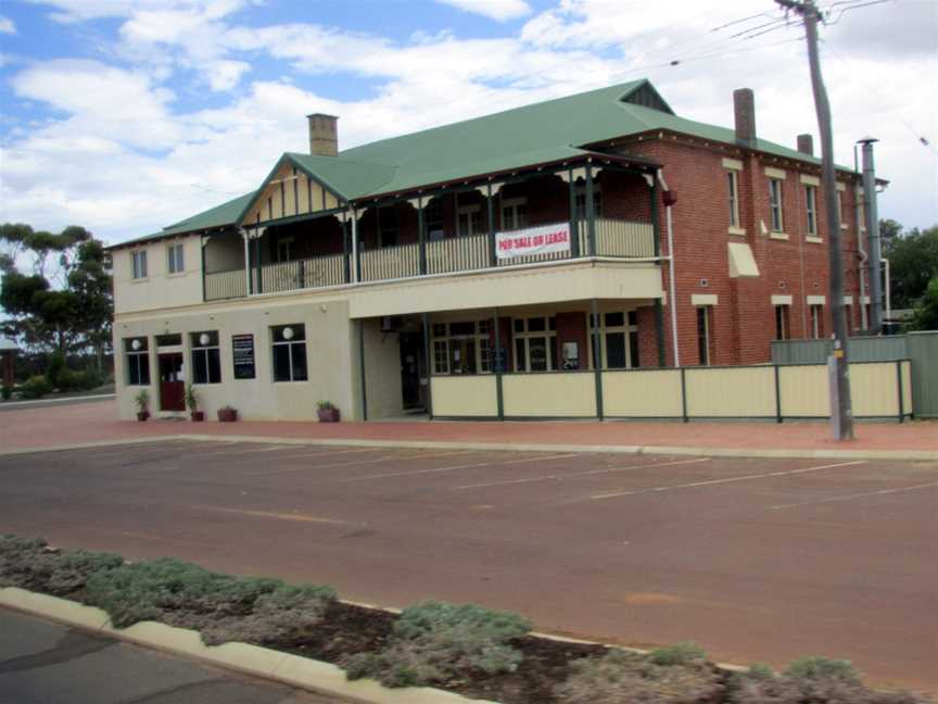 Newdegate hotel.jpg