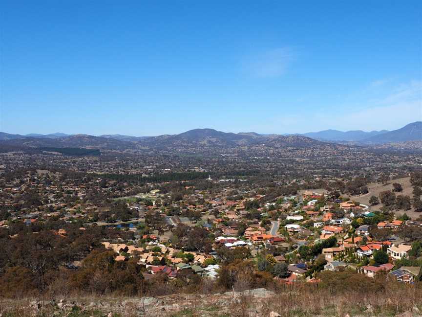 Tuggeranong viewed from the Wanniassa Hills Nature Reserve October 2018.jpg