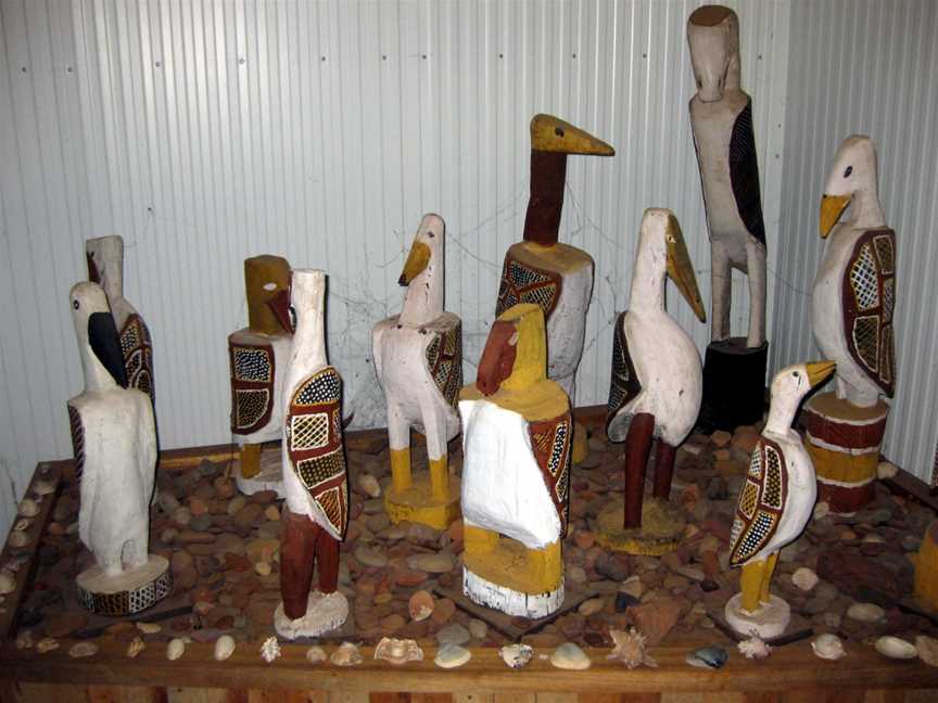 Aboriginalbirdcarvings