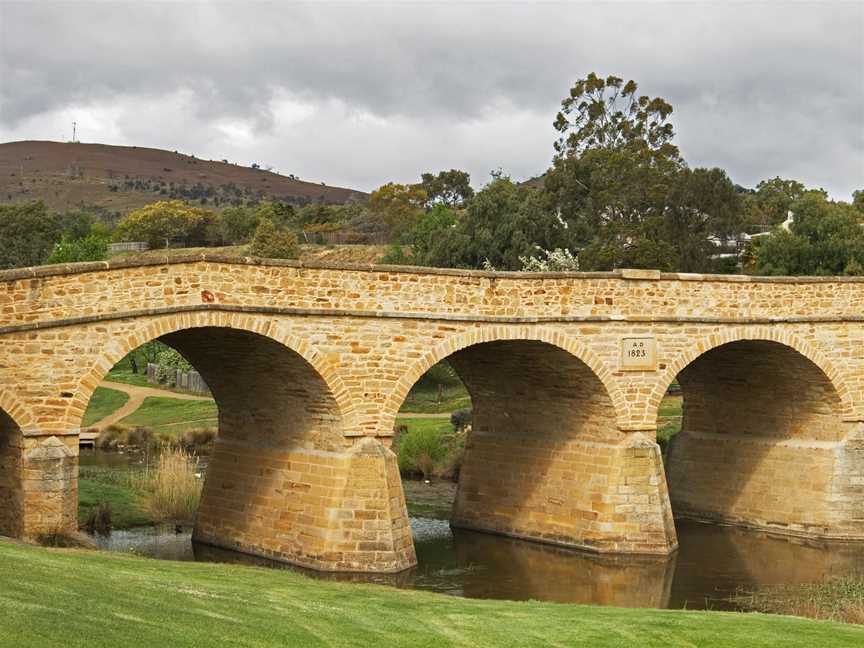 Richmond Bridge Panorama Restitch.jpg