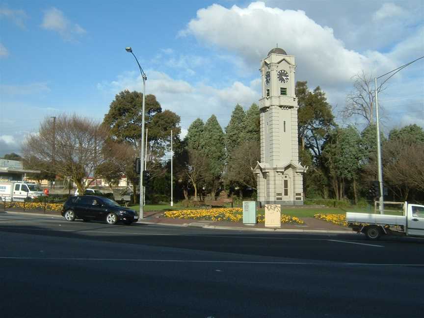 Ringwood Cloclocktower.JPG