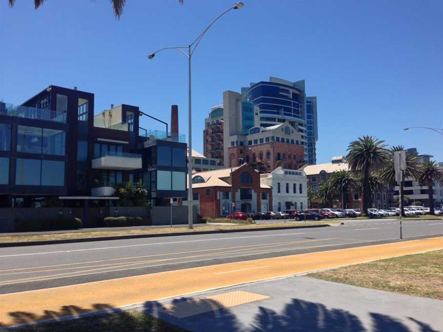 Beach Road, Port Melbourne.jpg