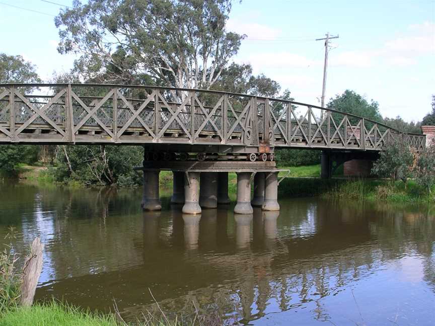 20100426 Sale Swing Bridge