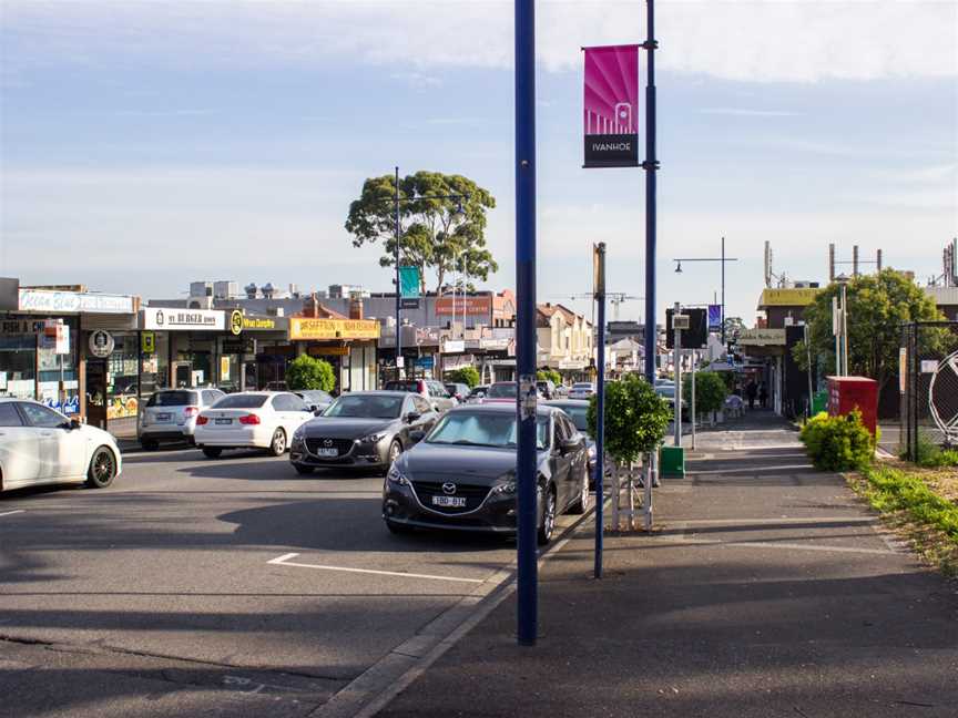 Upper Heidelberg Road, Ivanhoe.jpg