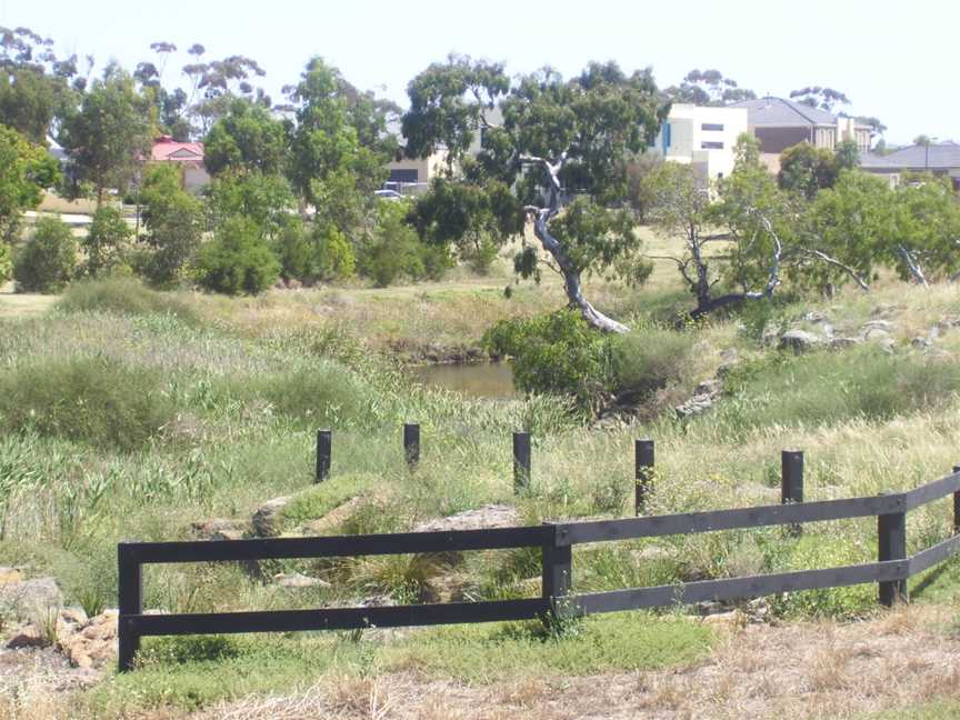 Kororoit Creek Cairnlea 2.jpg