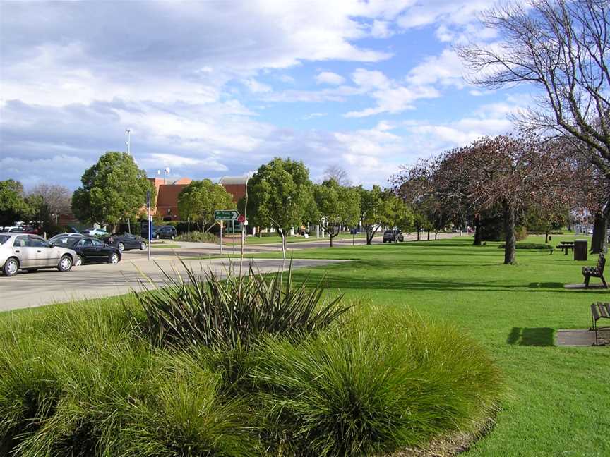 Bairnsdale gardens.jpg