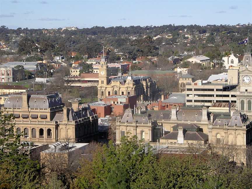 Central bendigo from botanic gardens.jpg