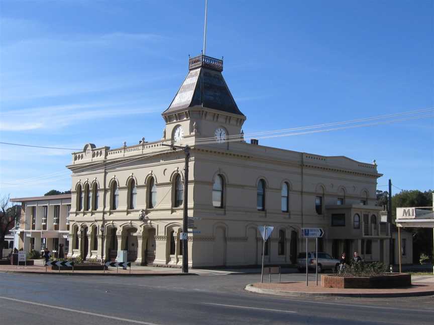 CreswickTownHall.JPG