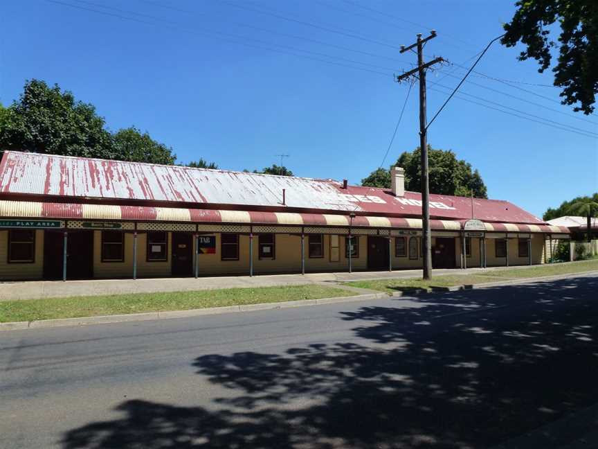 Ranges Hotel Gembrook2012