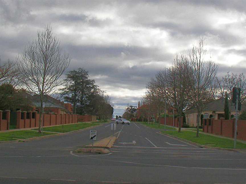 Lake gardens avenue ballarat victoria.jpg