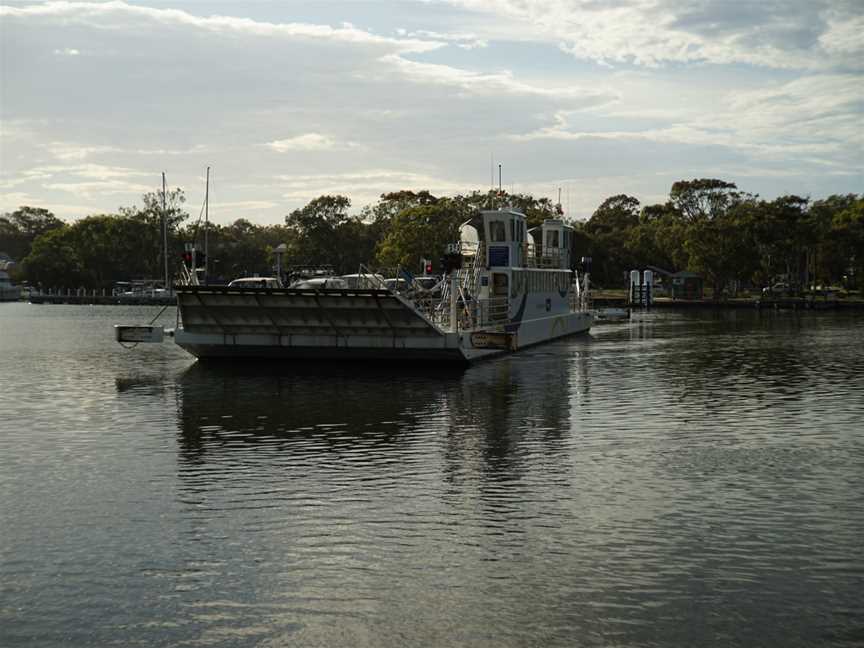 Raymond Island( Gippsland CViictoria CAustralia) Chain Ferry