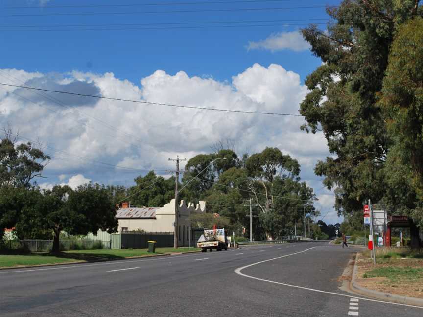 Newbridge Victoria.JPG