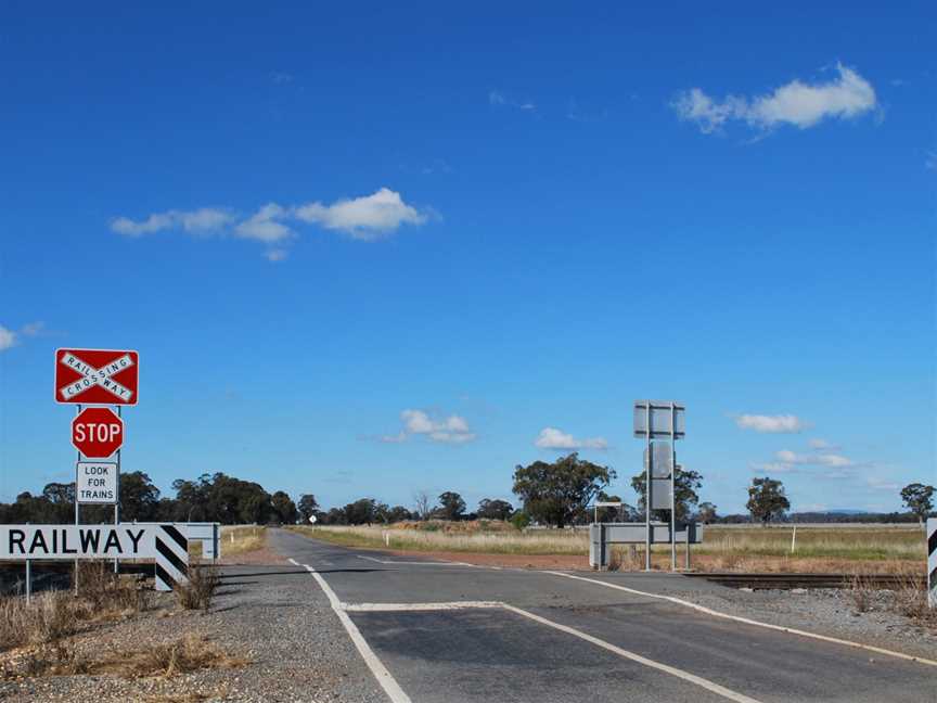 Wahring Level Crossing.JPG