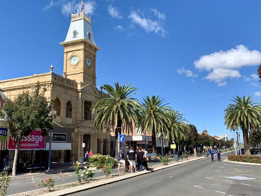 Warwick Town Hall on Palmerin Street