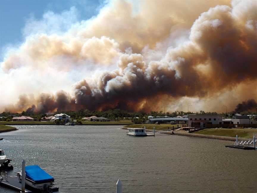 Sunshine Coast, Queensland - Pelican Waters Bush Fire.jpg