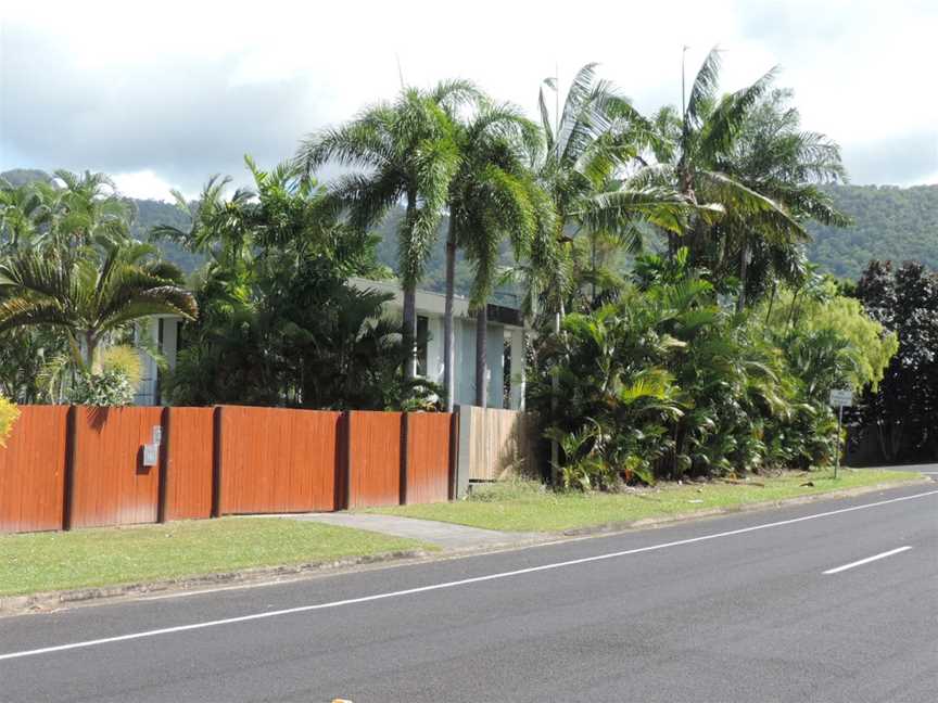 Looking west along Stanton Road from junction with Gavin Street with mountains in the distance, Smithfield, 2018.jpg