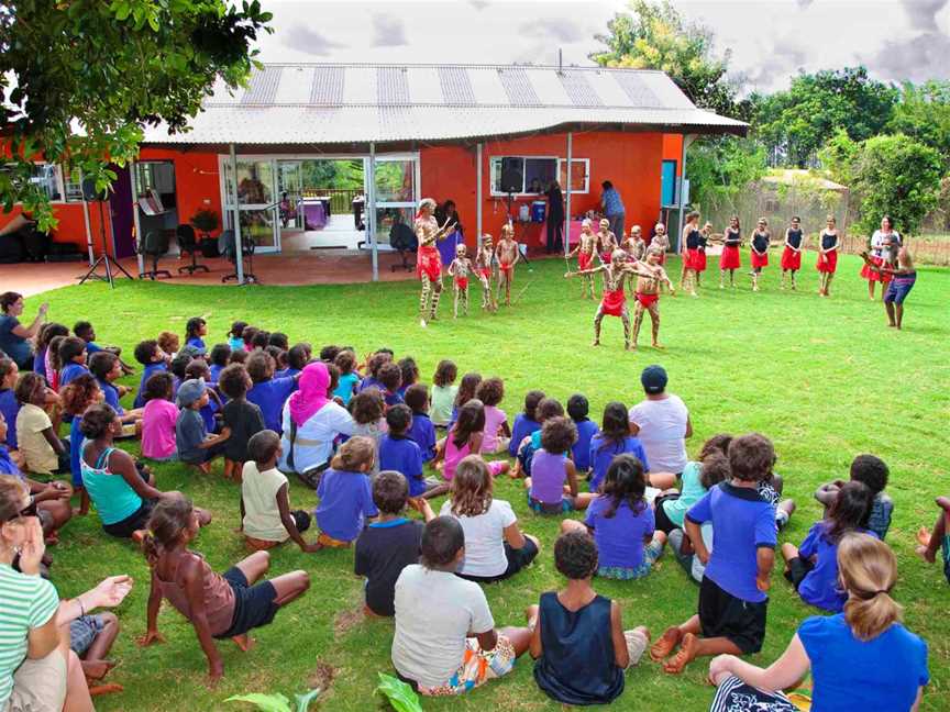 Hopevale Art Centre Openingin April C2009