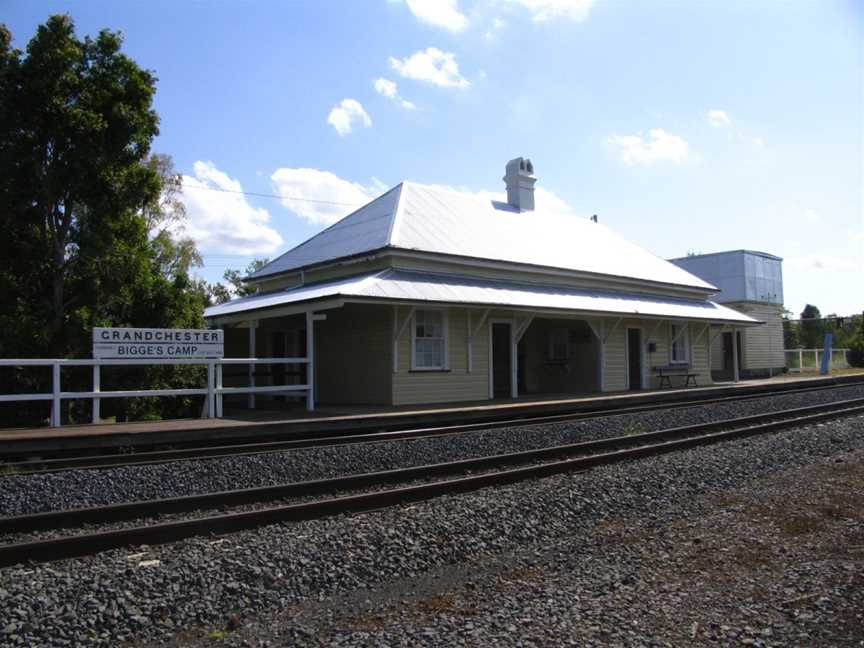 Grandchester-railway-station-queensland.JPG