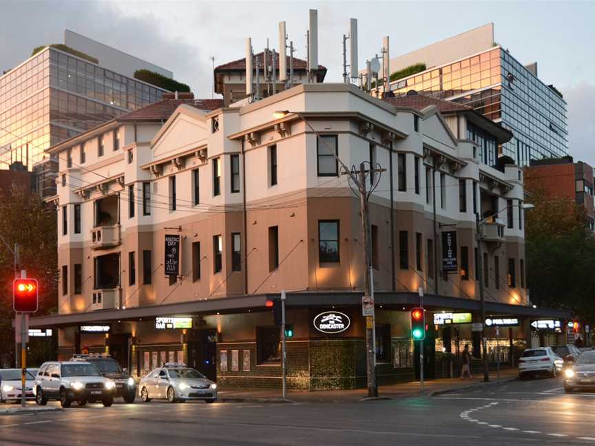 (1) Doncaster Hotel Kensington