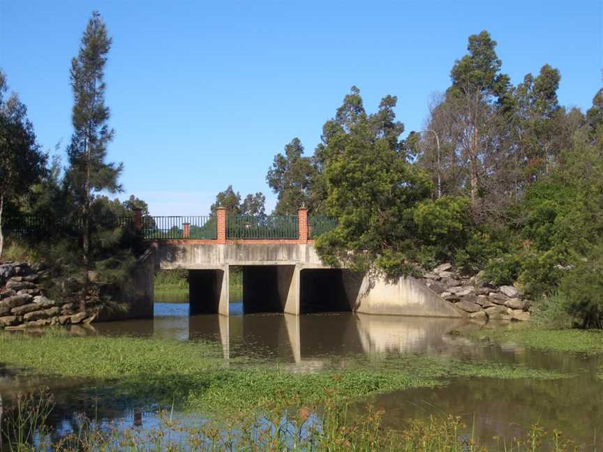 Wattle Grove Anzac Creek2