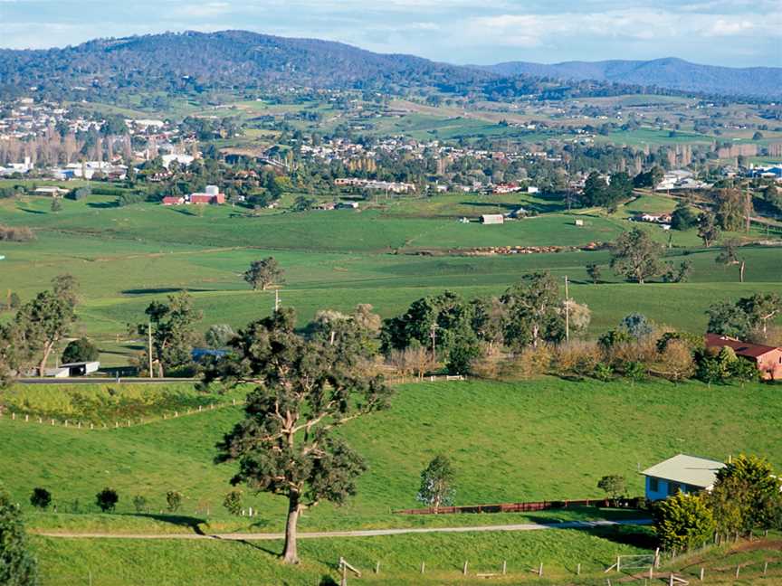 CSIRO ScienceImage 4372 The rural township of Bega nestles in a valley not far from the coast in south eastern NSW 2000.jpg