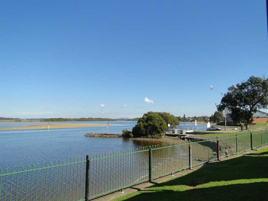 Manning River at Harrington.JPG