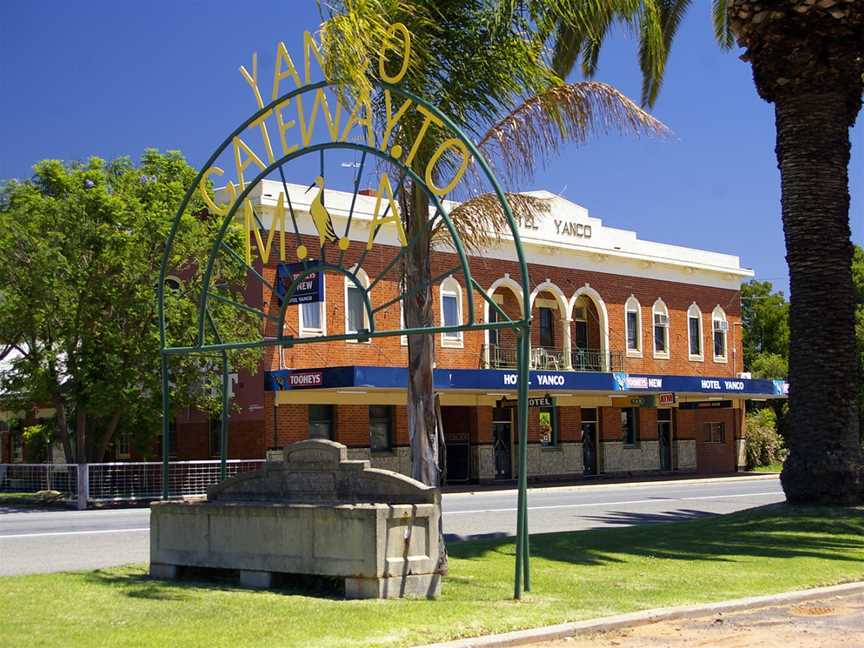 Yanco welcome sign, hotel and Bills horse trough.jpg