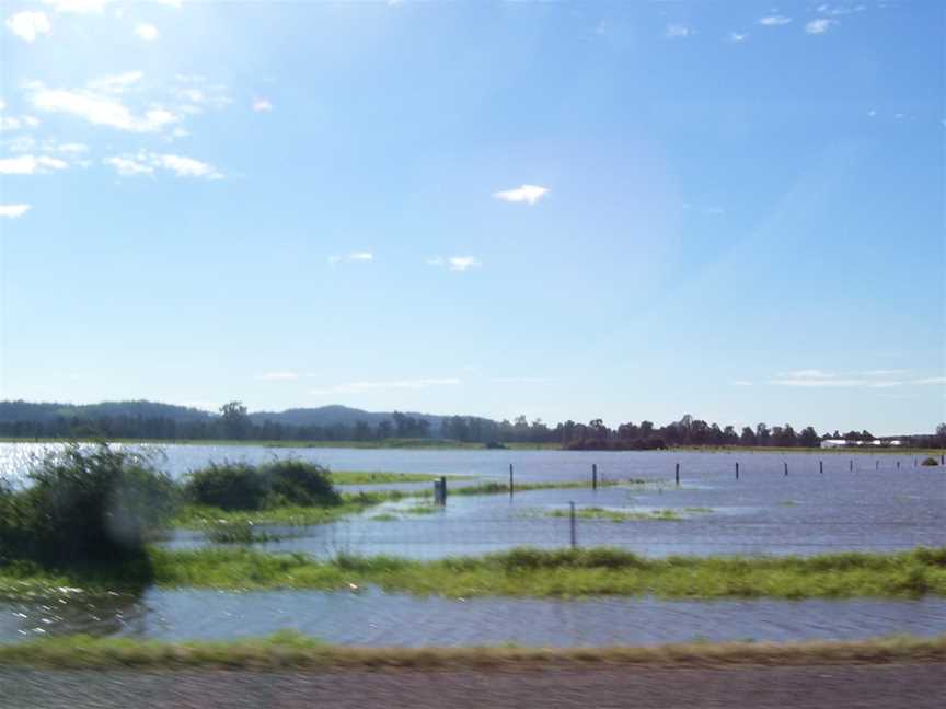 Flooding at Nelsons Plains (2007) 3.jpg