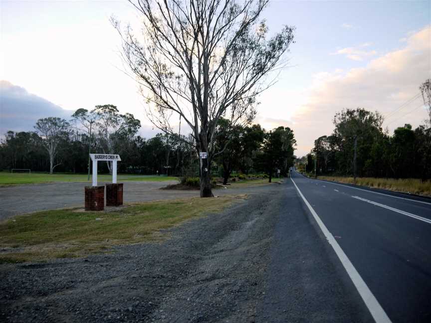 Badgerys Creek Road and Parkland.JPG