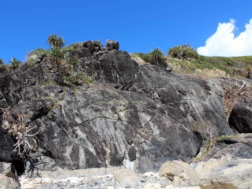 Cabarita Beach rocks.jpg