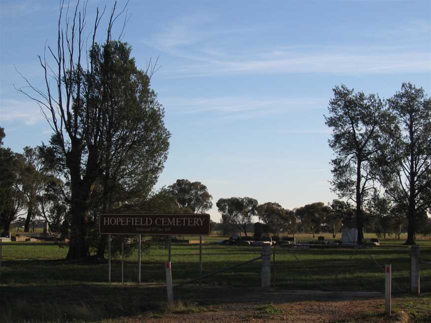 HopefieldCemetery.JPG