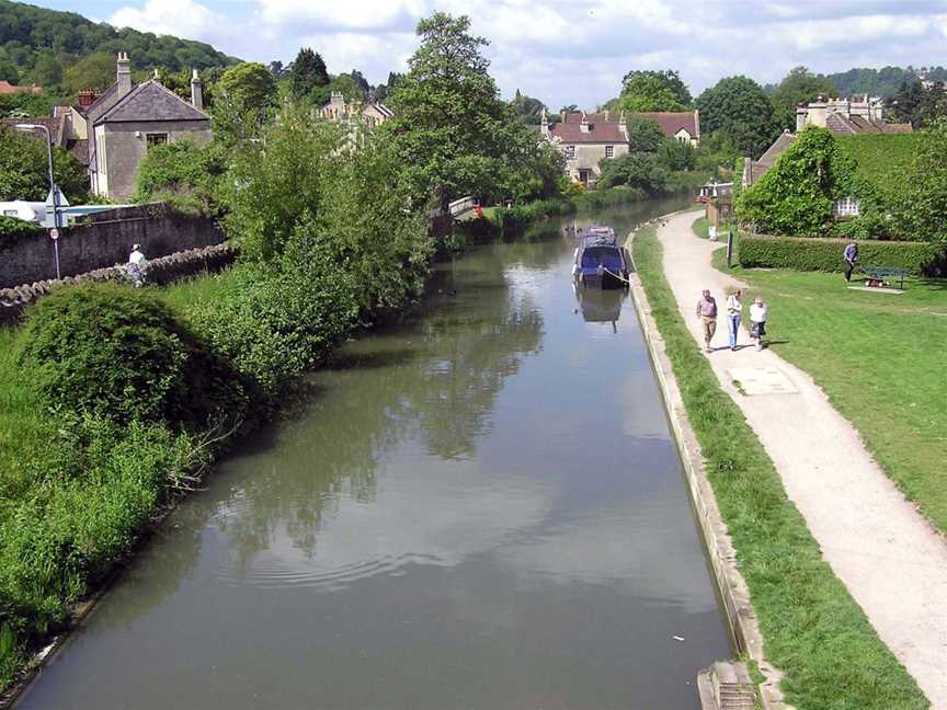 Canal.at.bathampton.arp