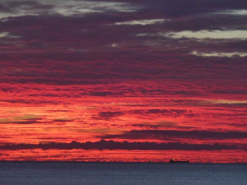 Burningsunsetin Henley Beach