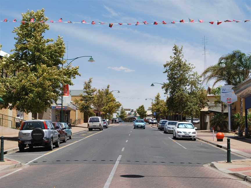 WaikerieMainStreet.JPG