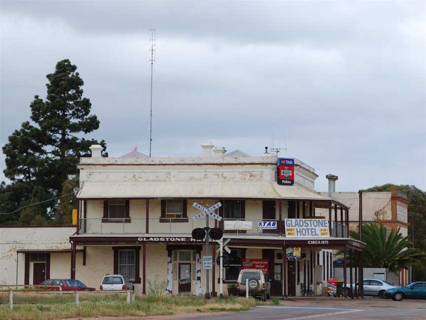 Gladstone Hotel South Australia.JPG