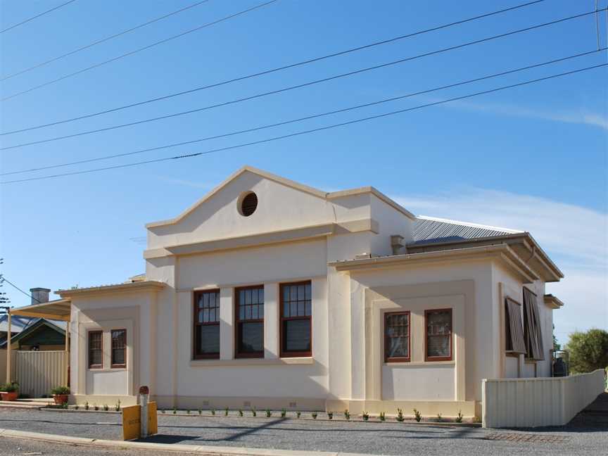 Paskeville Court House