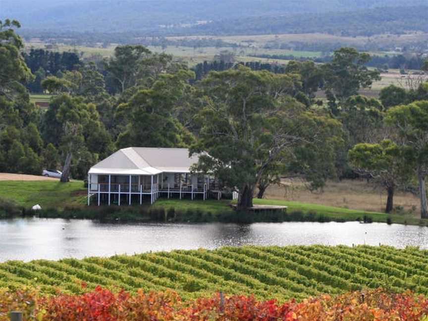 Milton Vineyard, Wineries in Swansea