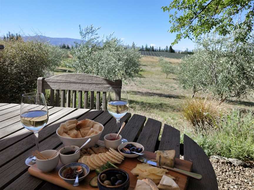 Grey Ridge Vineyard, Alexandra, New Zealand