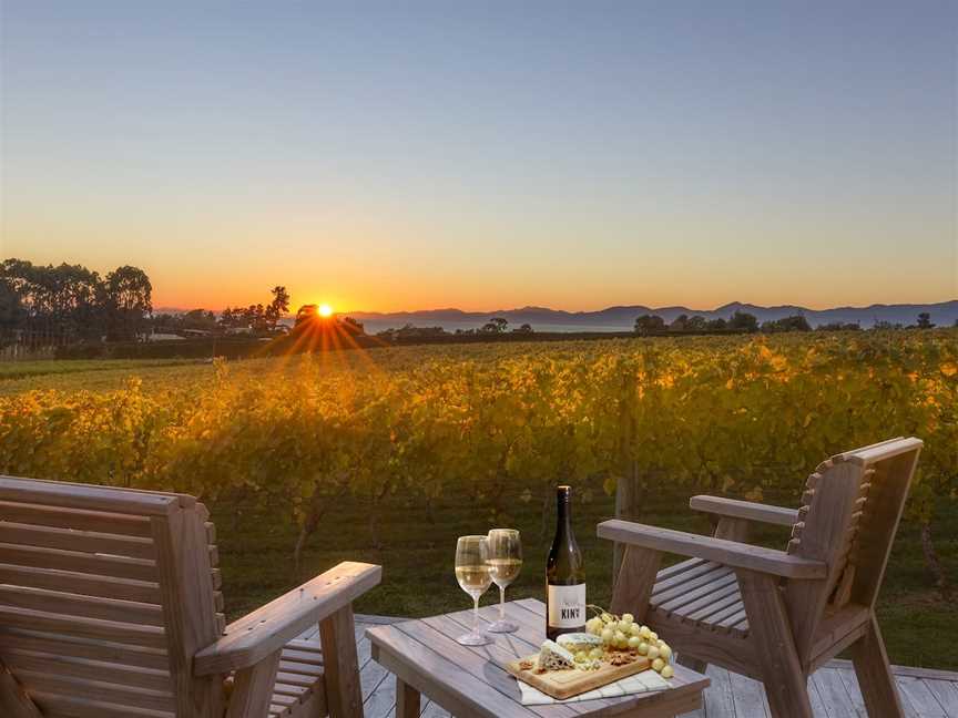 Kina Beach Vineyard, Tasman, New Zealand